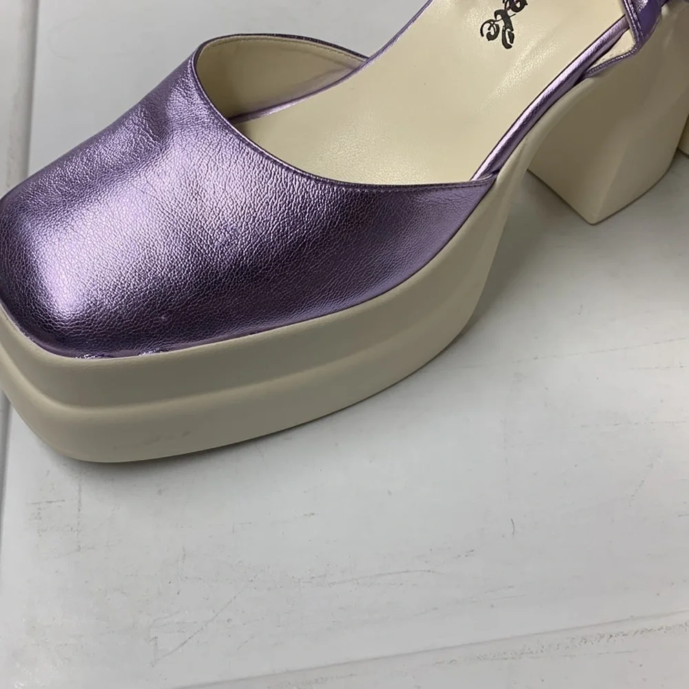 Free people Malik’s Mary Jane platform shoes new without box size Metallic 38